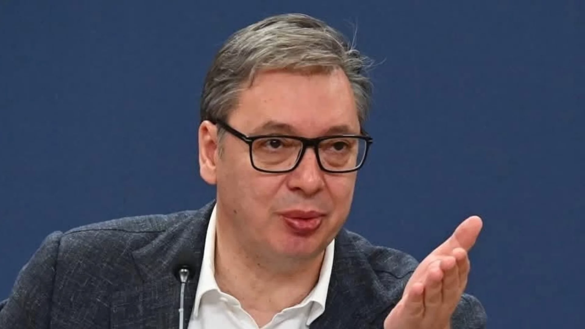 Вучич: Светът върви в луда посока