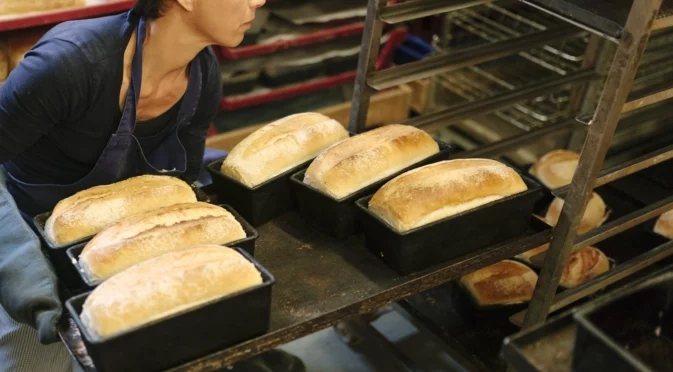 "Пестиш 20 стотинки днес, но ти взимат 2 евро утре": Законът за надценките или на празните рафтове?