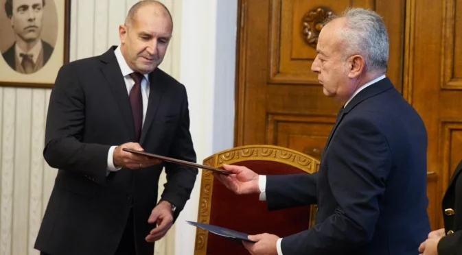 Първи данни: Кои (не) са лицата на бъдещата партия на Румен Радев? (СНИМКИ)