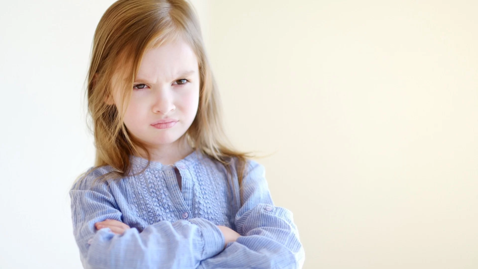 Утре Лъв, Риби + още 2 зодии ще се гледат с живота строго, изпод вежди