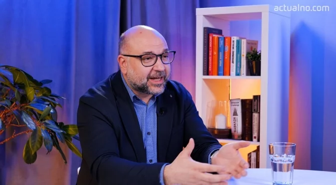 Политолог: Радев има системно антиевропейско поведение