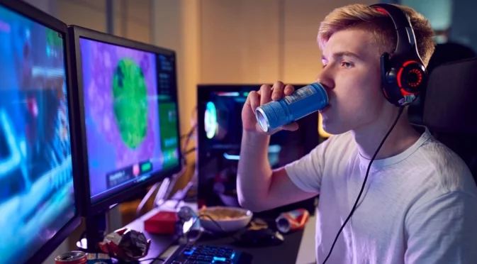 След 5 енергийни напитки и пушене на вейп: Момче е в болница