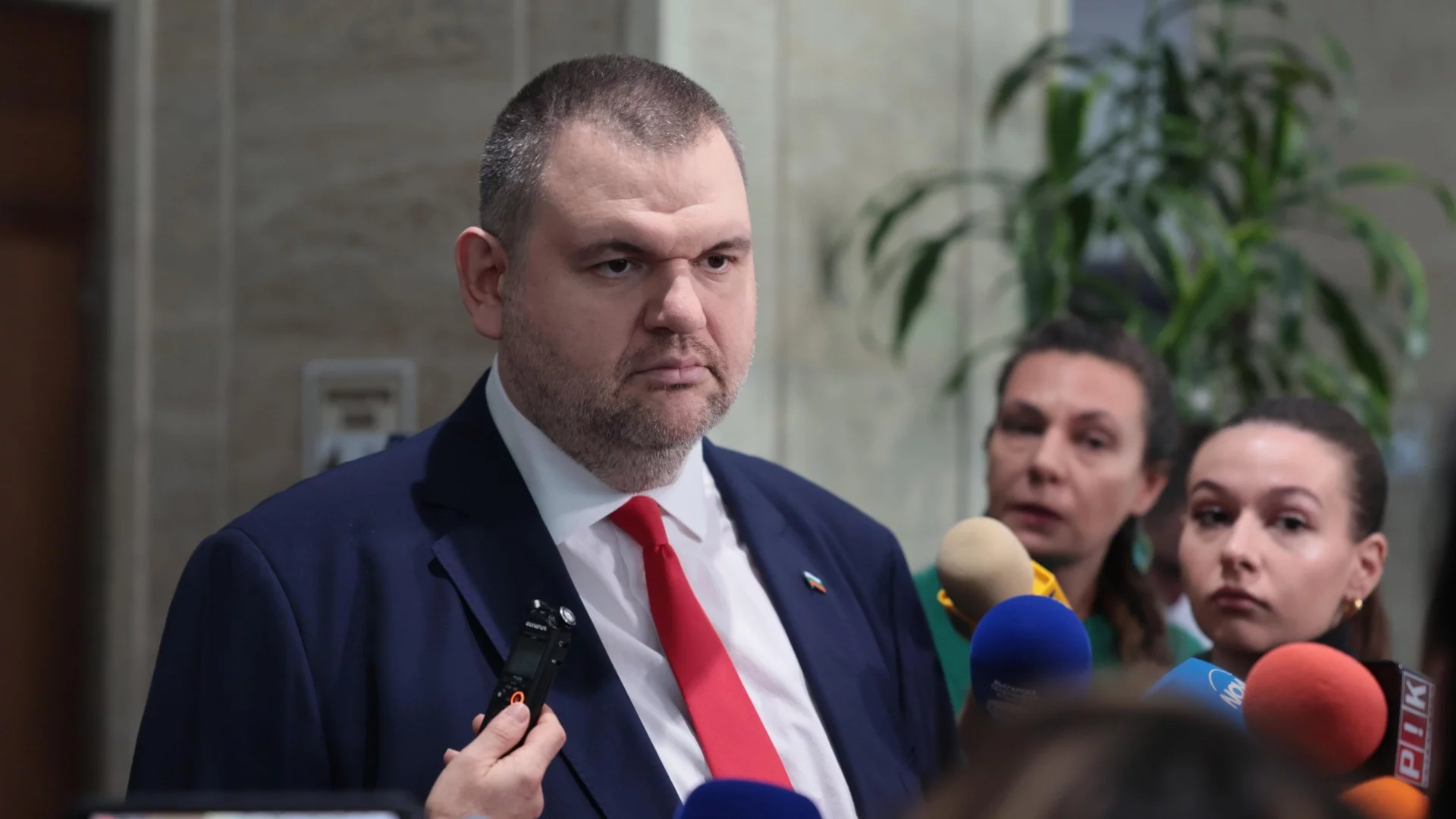 Делян Пеевски призова Румен Радев да присъедини България към Съвета за мир