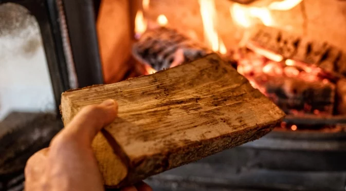 Топ трик: Как да използвате наполовина по-малко дърва за огрев и да горят по-дълго