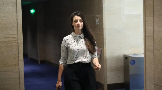 Официално: Лена Бориславова остава извън листите на ПП