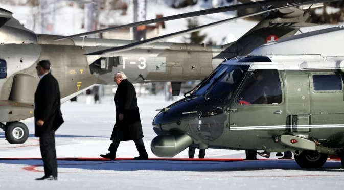 Тръмп кацна в Давос: Но главните действащи лица в конфликтите, които ще обсъжда, ги няма (СНИМКИ)
