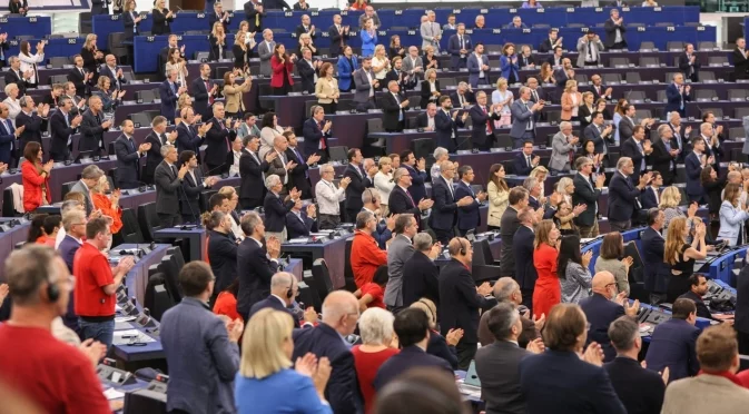 Без Унгария, Словакия и Чехия: Европарламентът със зелена светлина за заема от 90 млрд. евро за Украйна