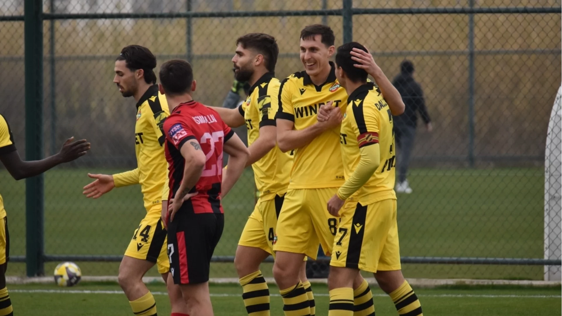 Победи за Локо София и Ботев Пловдив: Бивш играч на Ливърпул с асистенция