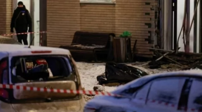 Присъди за четирима, убили руския генерал, разказващ баснята за комарите-убийци