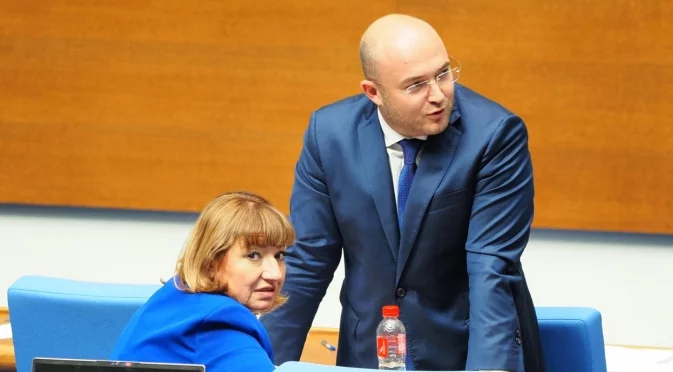 ГЕРБ наложи своя закон за разпускане на антикорупционната комисия