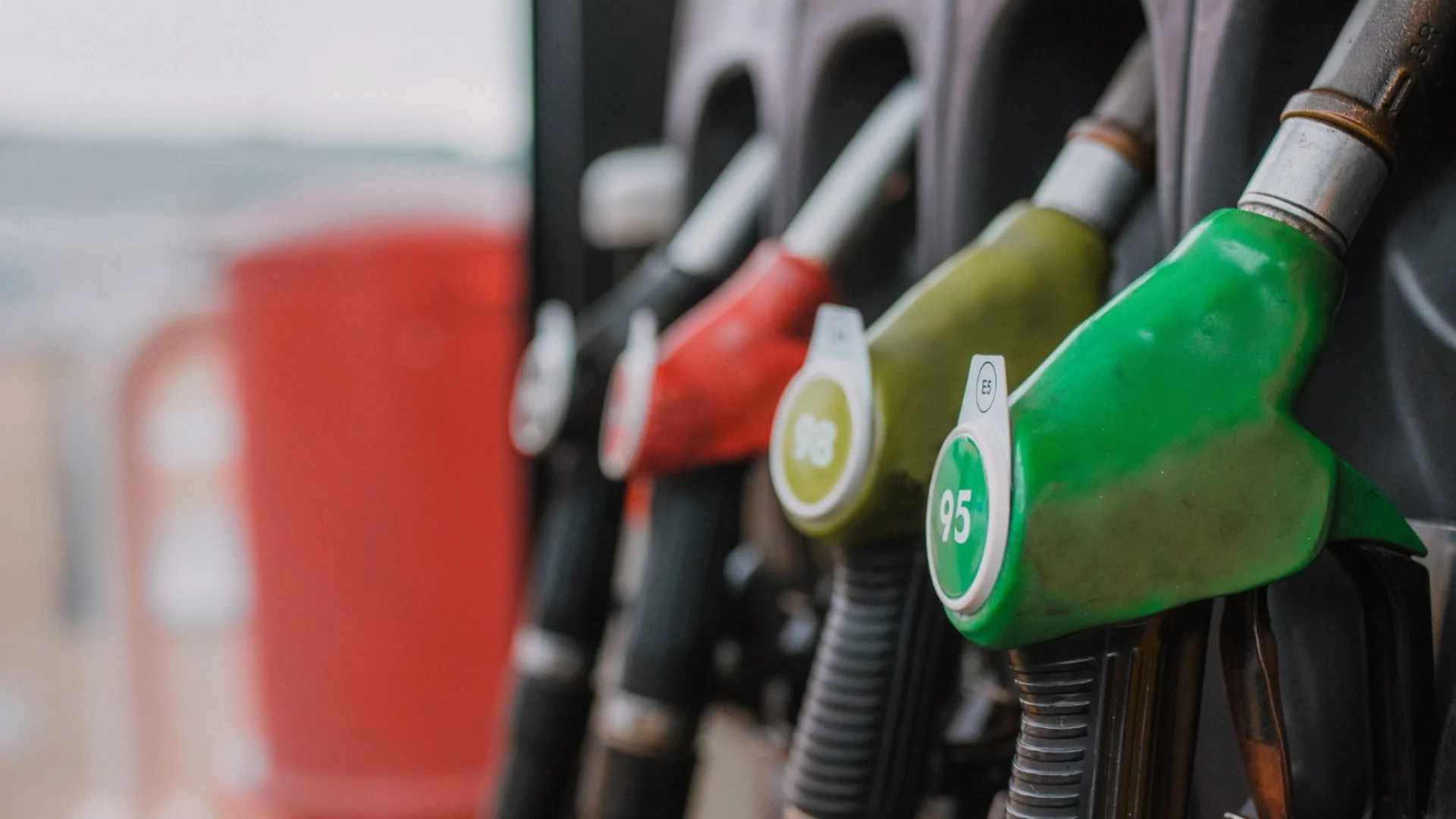 Разкриха голяма измама с гориво в наша съседка: Много шофьори изгоряха