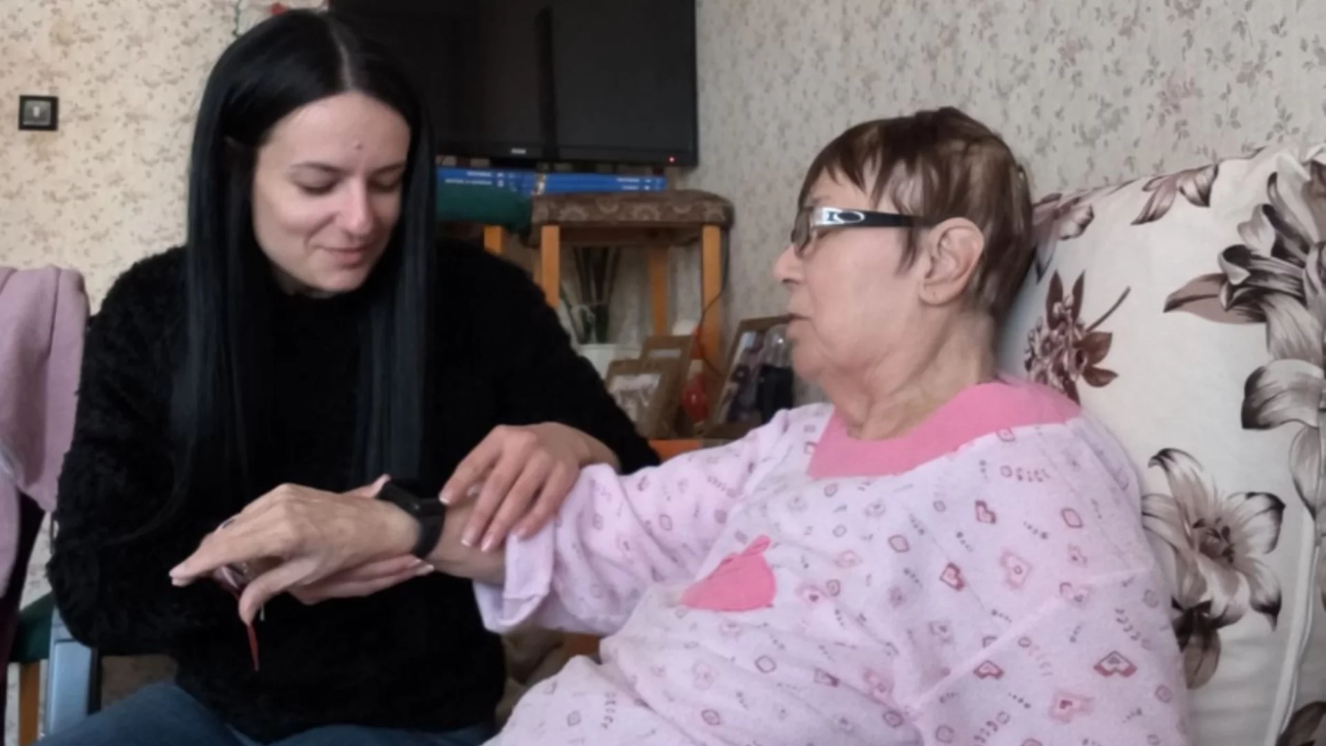 „Лежах и не можех да помръдна”: Гривната, спасила Иванка от Разград