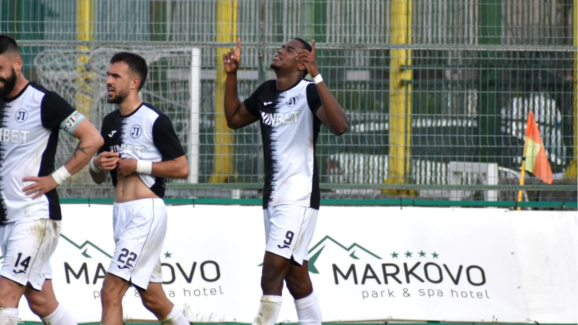 Левски завишава офертата си за Хуан Переа