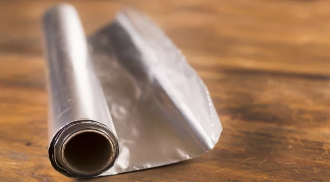 Каква е разликата между готвене с фолио и без фолио