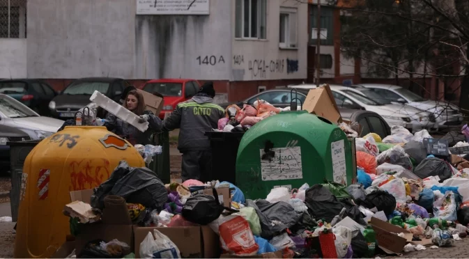 София продължава битката с боклука