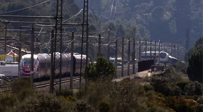 Трагедия в Испания: Втората влакова катастрофа за три дни (СНИМКИ)