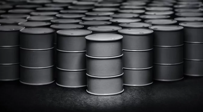 Огромен излишък на петрол: Изненадваща прогноза от МАЕ