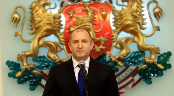 Първо социологическо проучване за партия на Радев: Собствено мнозинство е на хоризонта?