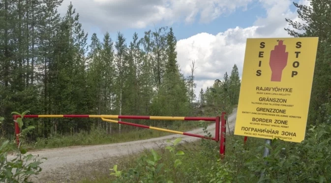 "Войнствен съсед": Финландия укрепва границата си с Русия - какви са тревогите