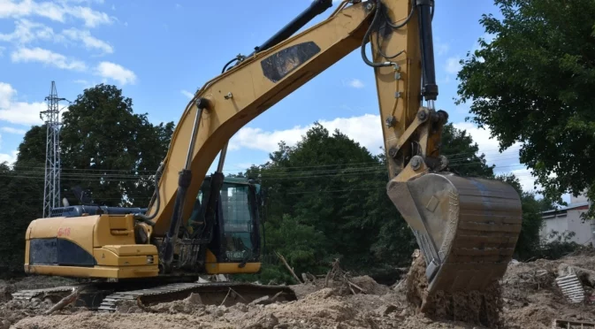 "Елените 2" в София: Квартал на косъм от трагедия, строител мести коритото на река