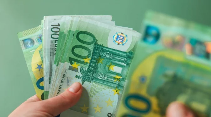 В събота: Финансовото богатство на Близнаци, Везни + още 2 зодии ще порасне значително