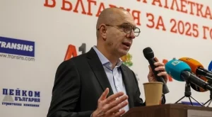 По примера на Боби Михайлов - президент на спортна федерация си постави оценка "6+"