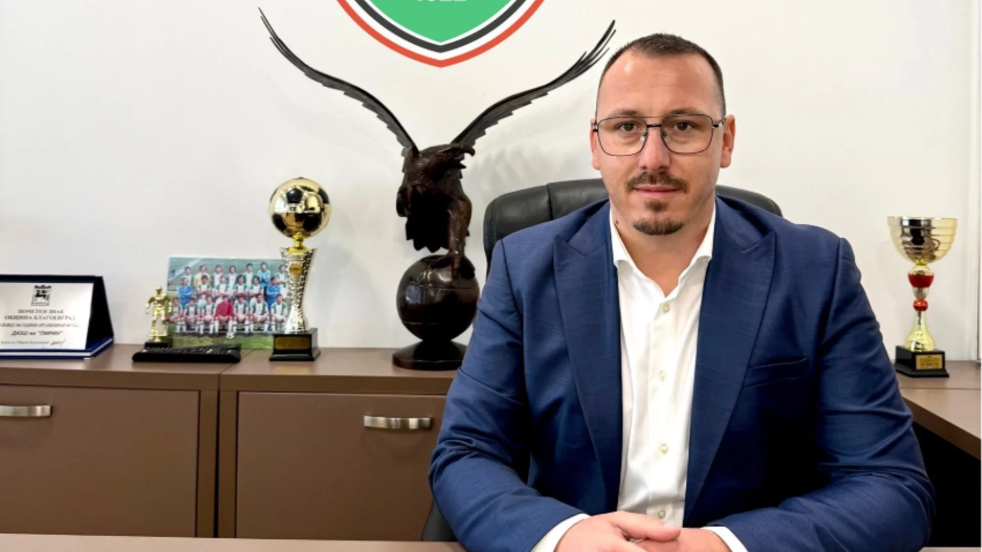 Няма мое, няма твое: емблематичен български клуб взима бивши и на Левски, и на ЦСКА