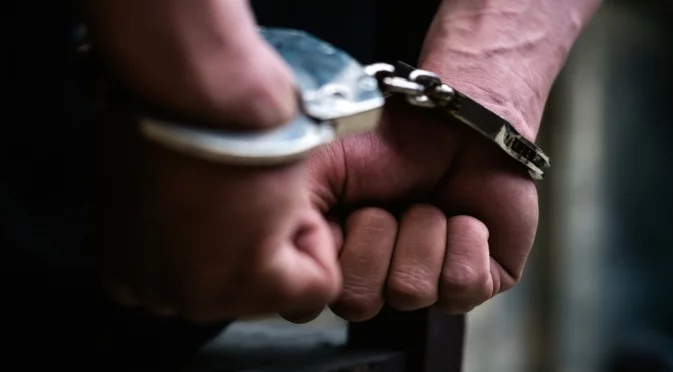 Руски турист в ареста заради заплахи за умишлено разпространение на ХИВ 