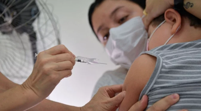 Заради антивакс страхове: До 18% от децата в България нямат задължителните имунизации