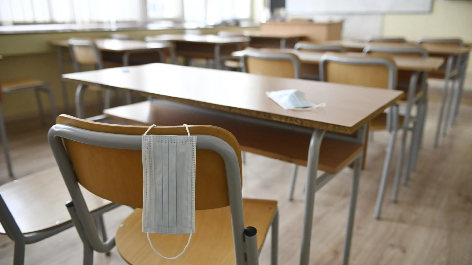 По-дълга междусрочна ваканция заради грипа: Позицията на МОН