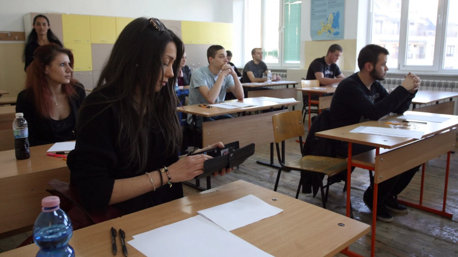 Учители по математика: Учениците ще се провалят на новия и изненадващ изпит след 10 клас