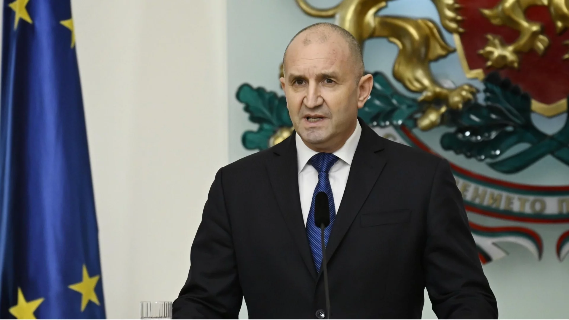 Радев на бойното поле и колко гласа ще вземе: Социолози с прогнози за над 1 млн. гласа за президента на изборите