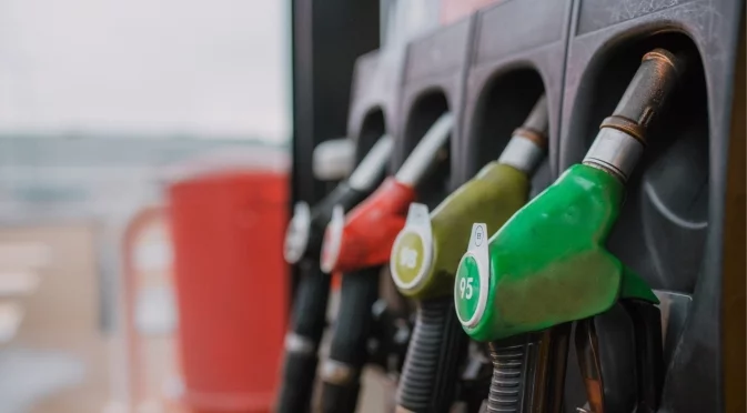 Масово затваряне на бензиностанции в Гърция