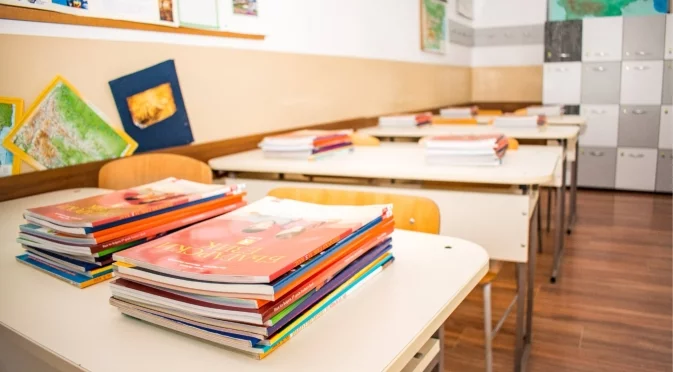 Една трета от първолаците не знаят как да ползват книги, защото няма скролване: Проучване от Великобритания