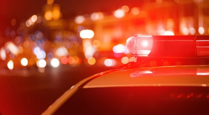 Аварирал тир блокира движението през "Петрохан"