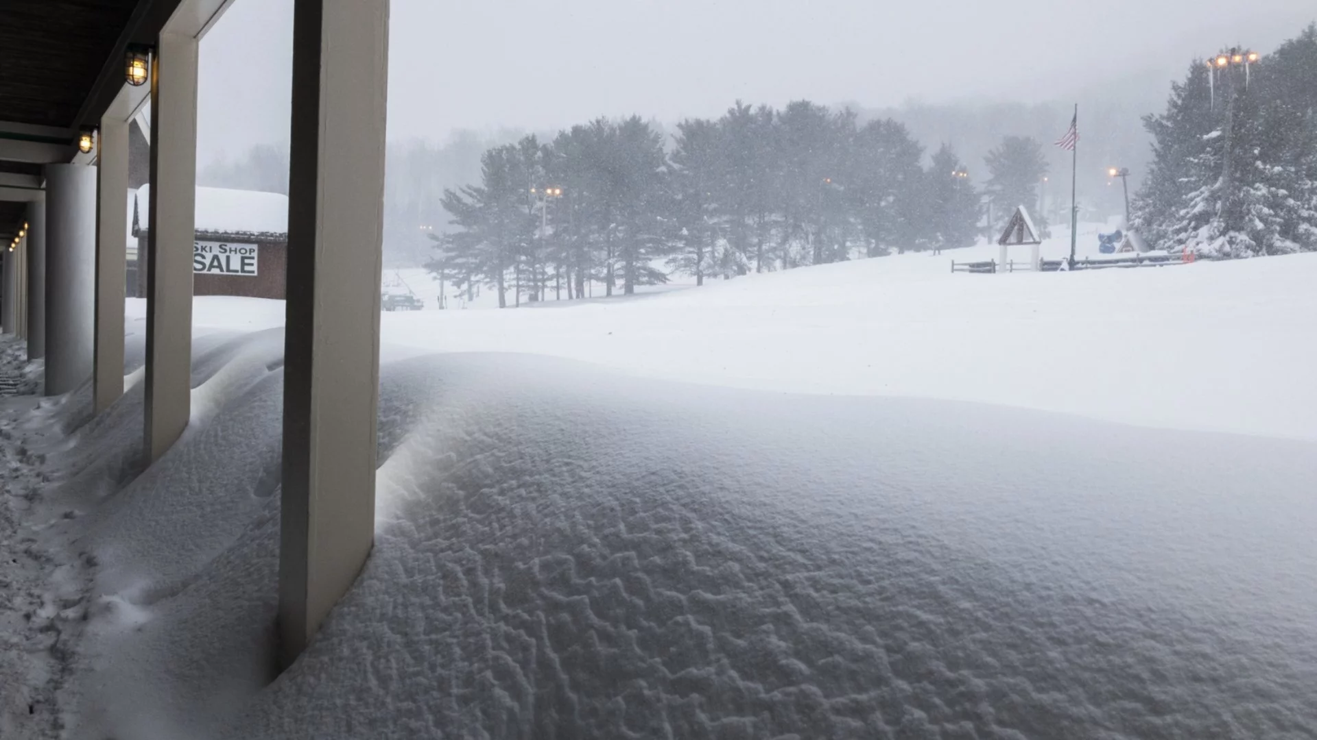 Ледена заплаха: Милиони американци в очакване на катастрофална буря