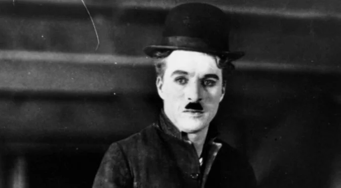 "Светлините на града" с Чарли Чаплин: Най-великият финален кадър в историята на киното (ВИДЕО)