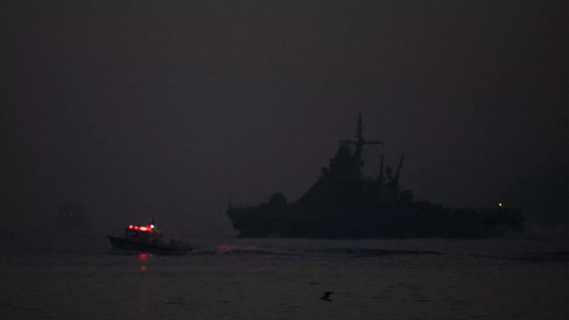 Великобритания прехвана руски военни кораби в Ламанша, помогна на Франция срещу танкер от "сенчестия флот"