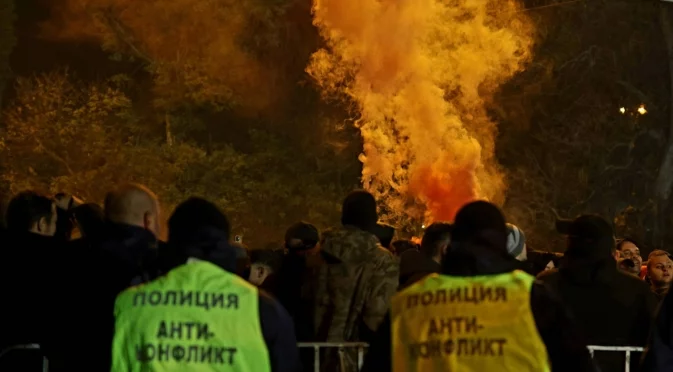 "Ритаха ме в корема, за да нямам деца": МВР не видя бой от полицаи на протеста срещу БФС, но има преписка за телесна повреда
