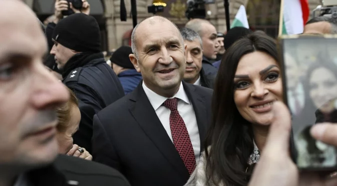 Политическият трус „Радев“: Какво следва след голямото напускане?