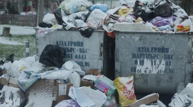 Битката за чиста София: Мобилизация в критичните райони, извозват стотици тонове отпадъци