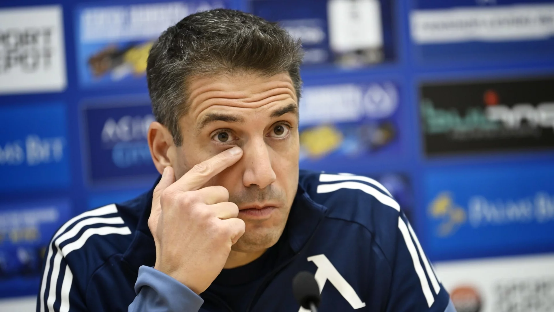 Остава ли Левски без таран? Веласкес разкри състоянието на Мустафа Сангаре