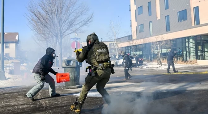 Да те застрелят като куче на улицата: Мирът и светът на Тръмп