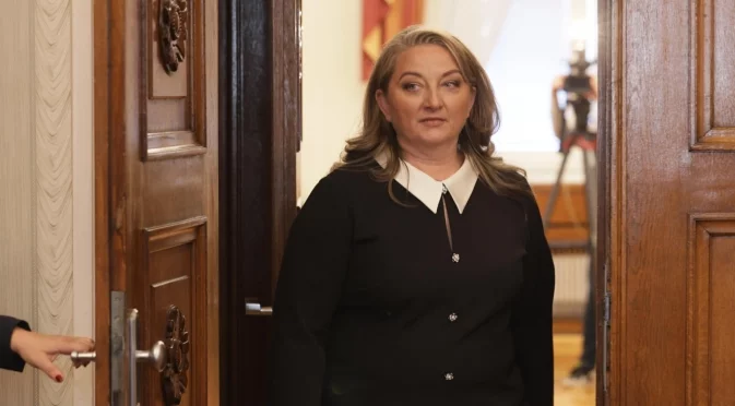 Надеждата от Радев е балон: Сачева пита с бейби бумърите ли ще атакува президентът