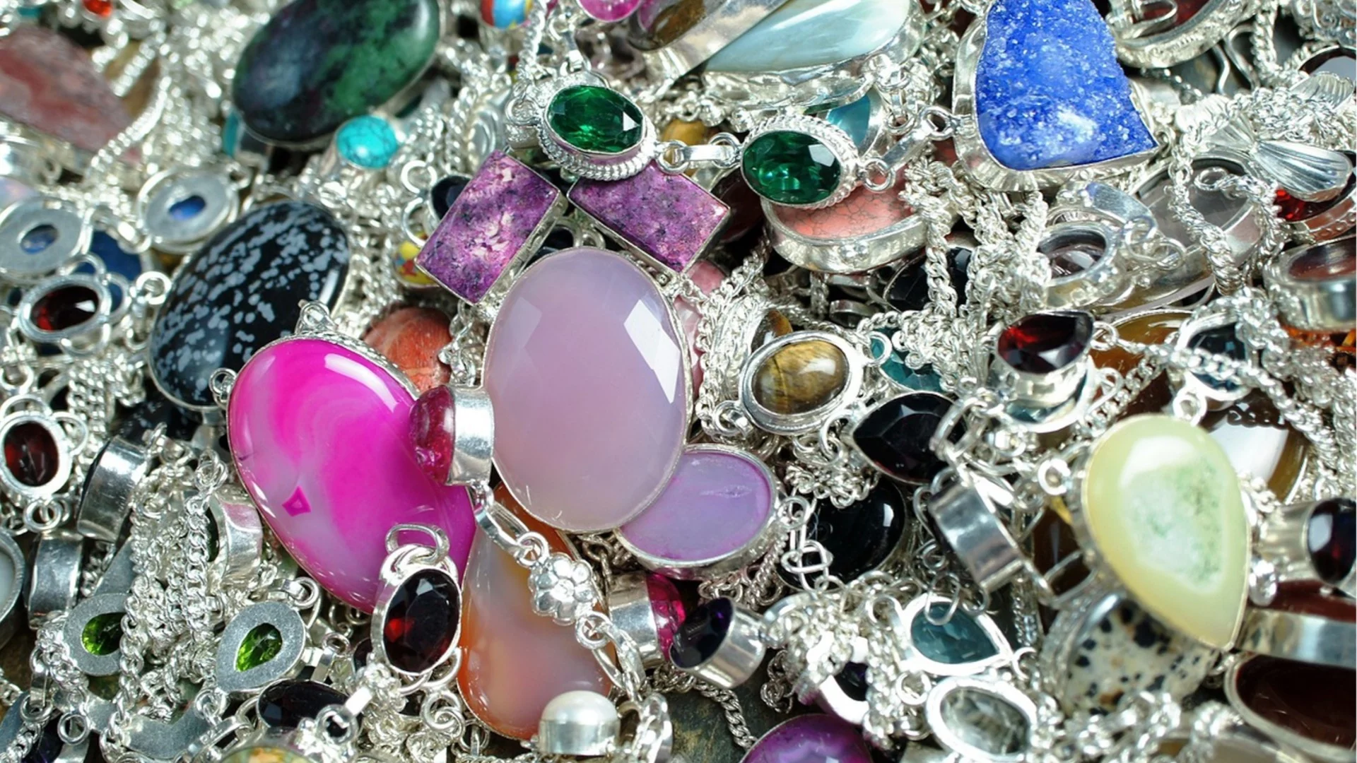 САЩ депортираха погрешка заподозрян в най-големия обир на бижута в страната