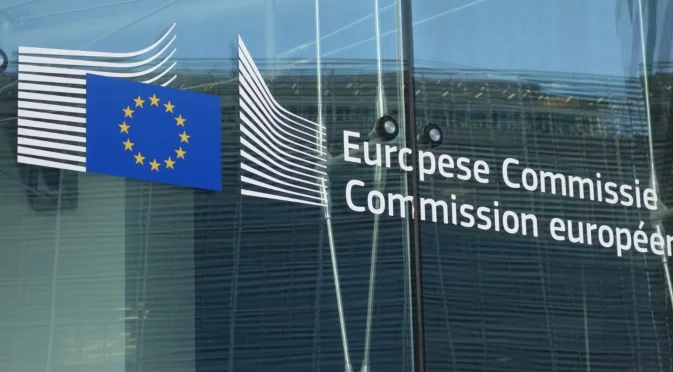 ЕК започна ново разследване срещу чатбота Grok на Илон Мъск