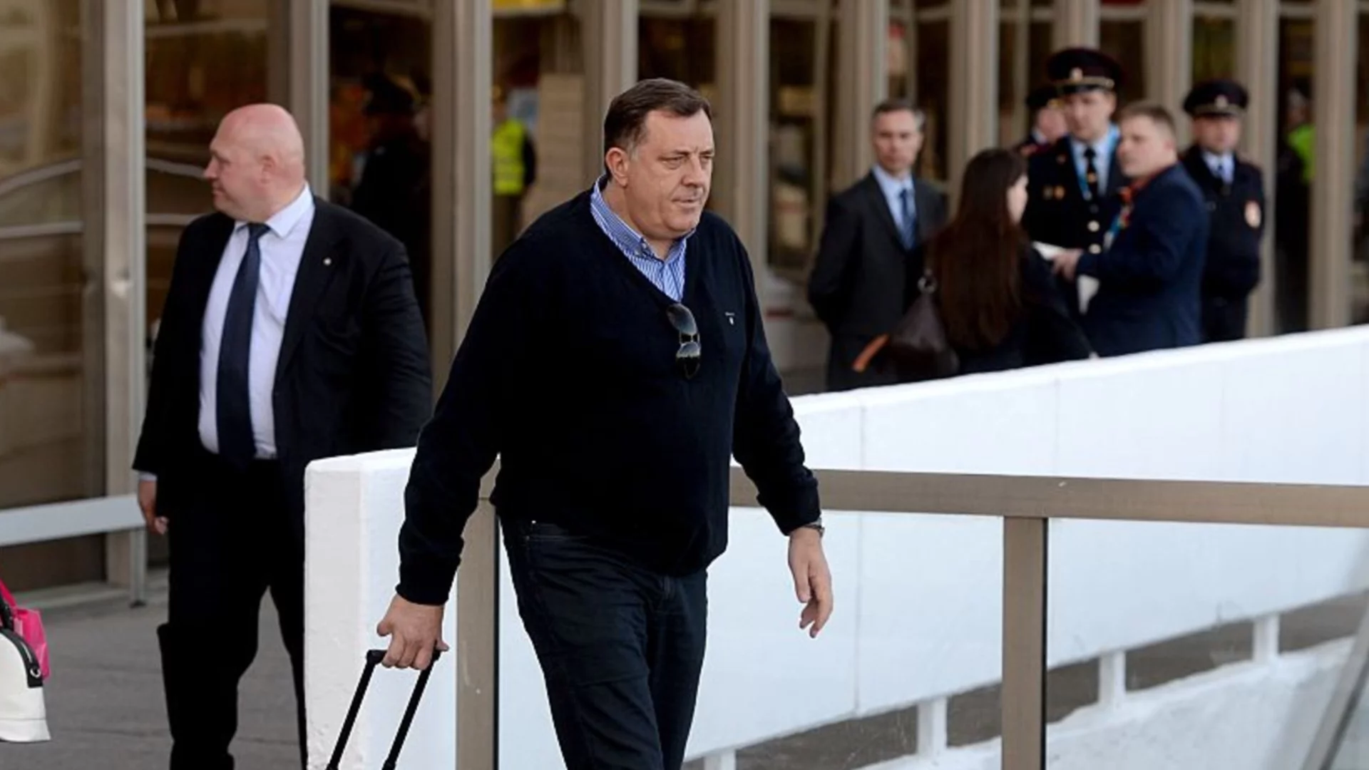 Тръмп покани Додик на молитвена закуска, но той е много зает да бъде приятел на Путин