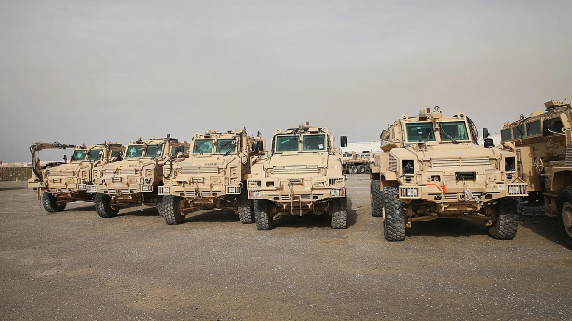 Доставя оръжия и за Украйна: За една нощ чех стана най-богатият оръжеен магнат в света