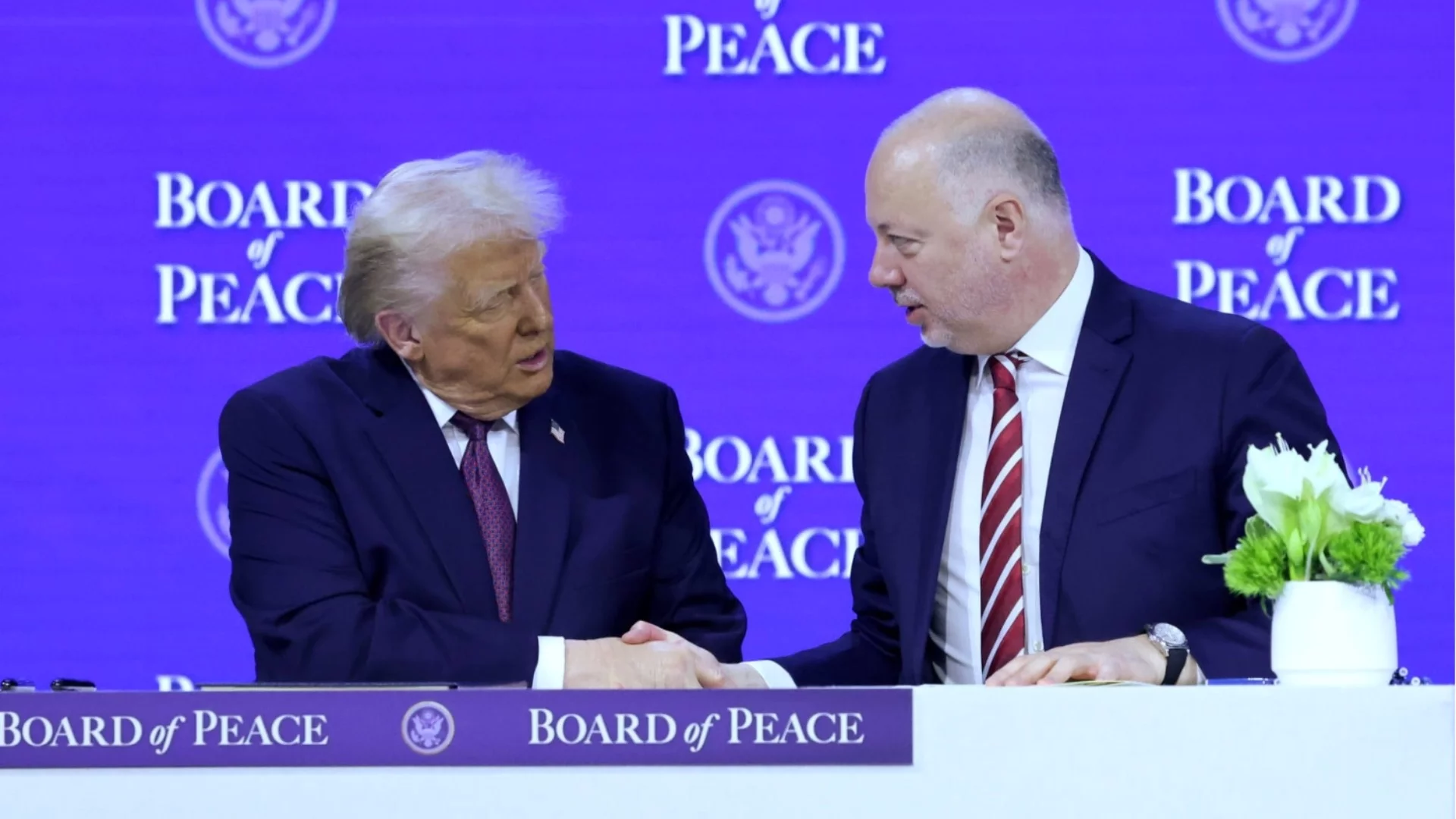 Въпрос към всички министри: Как и защо България влезе в Съвета за мир?