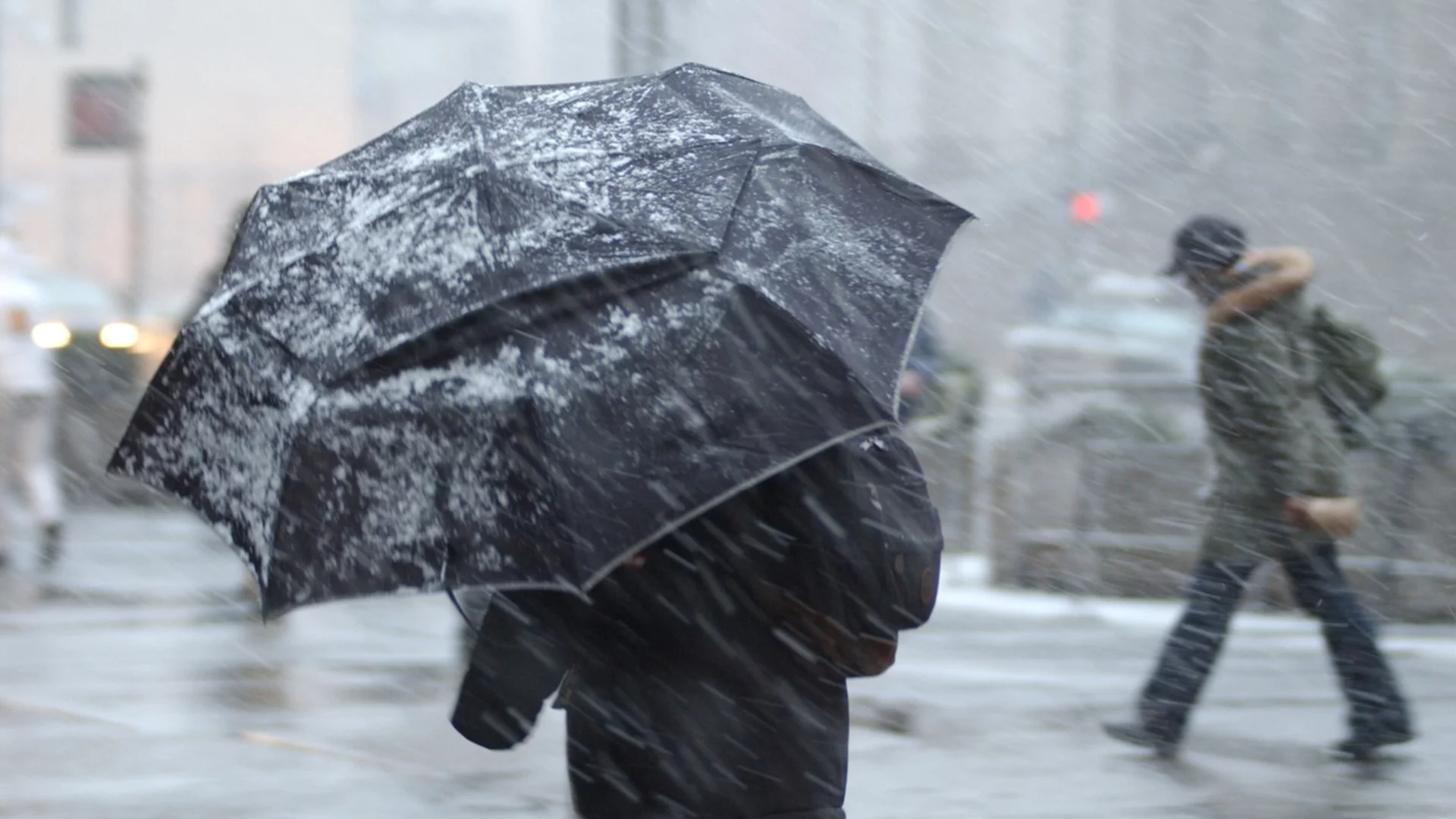 Жълт код за дъжд и сняг във вторник, ето за кои области е